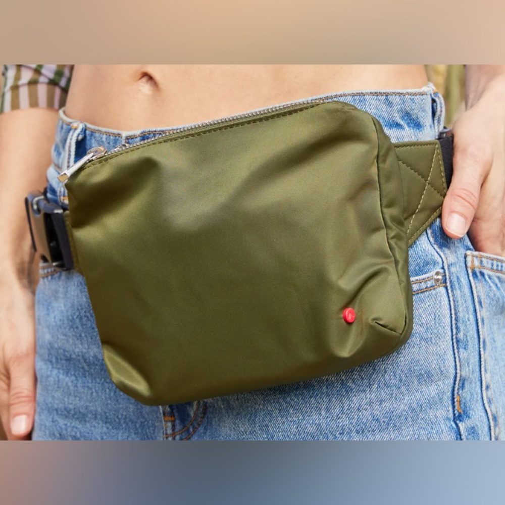 State Lorimer Mini Fanny Pack Olive with Silver Zippers - Picture 3 of 7